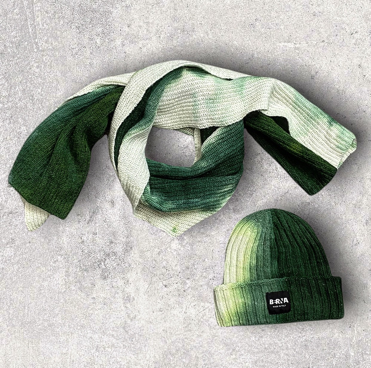 SET TINTO CAPPELLINO + SCIARPA - BERNA  - ART. 215028220 - COL. PANNA / VERDE