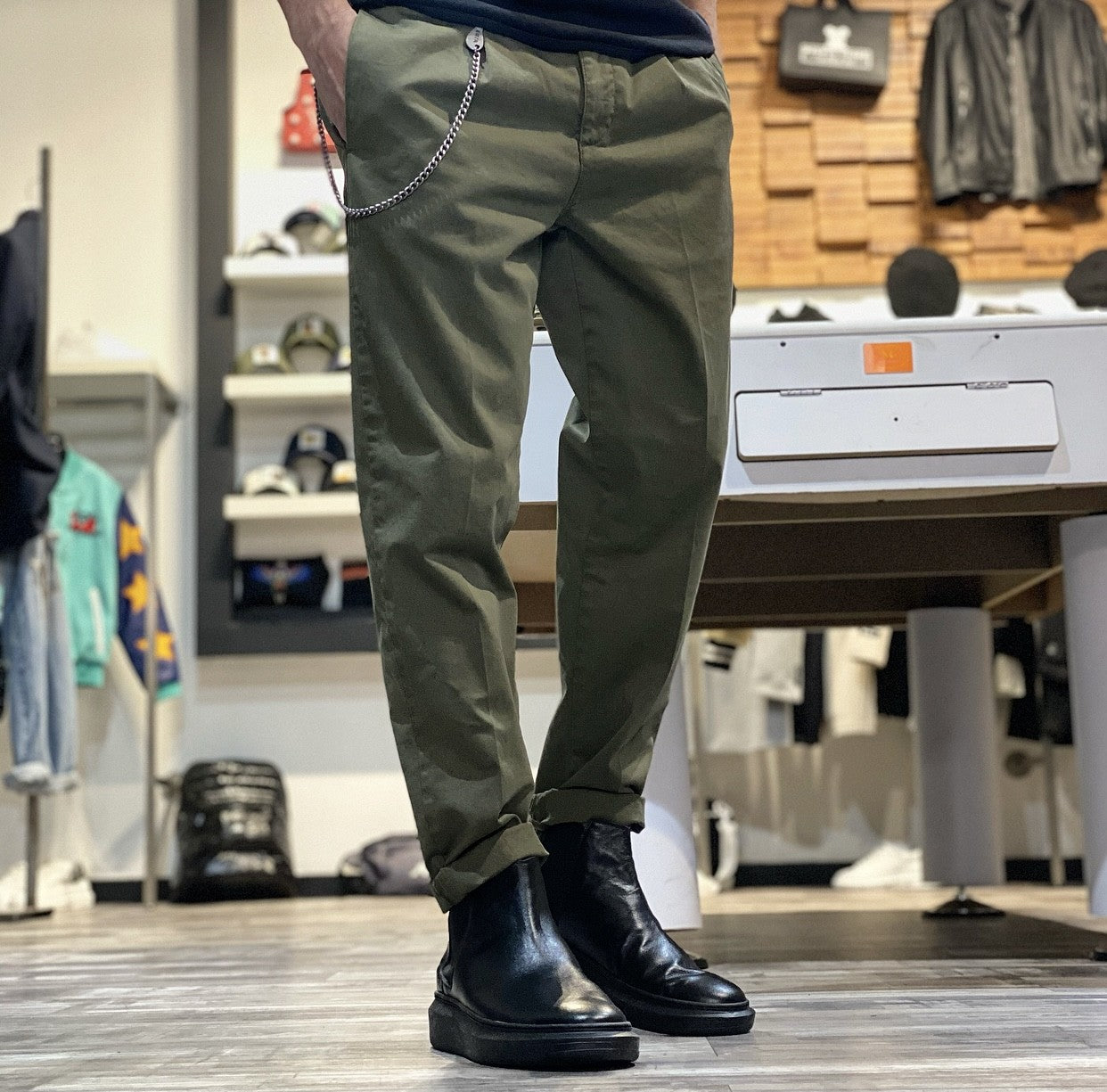 PANTALONE CHINOS - BL.11 - ART. MOTOGUZZI57 - COL. MILITARE