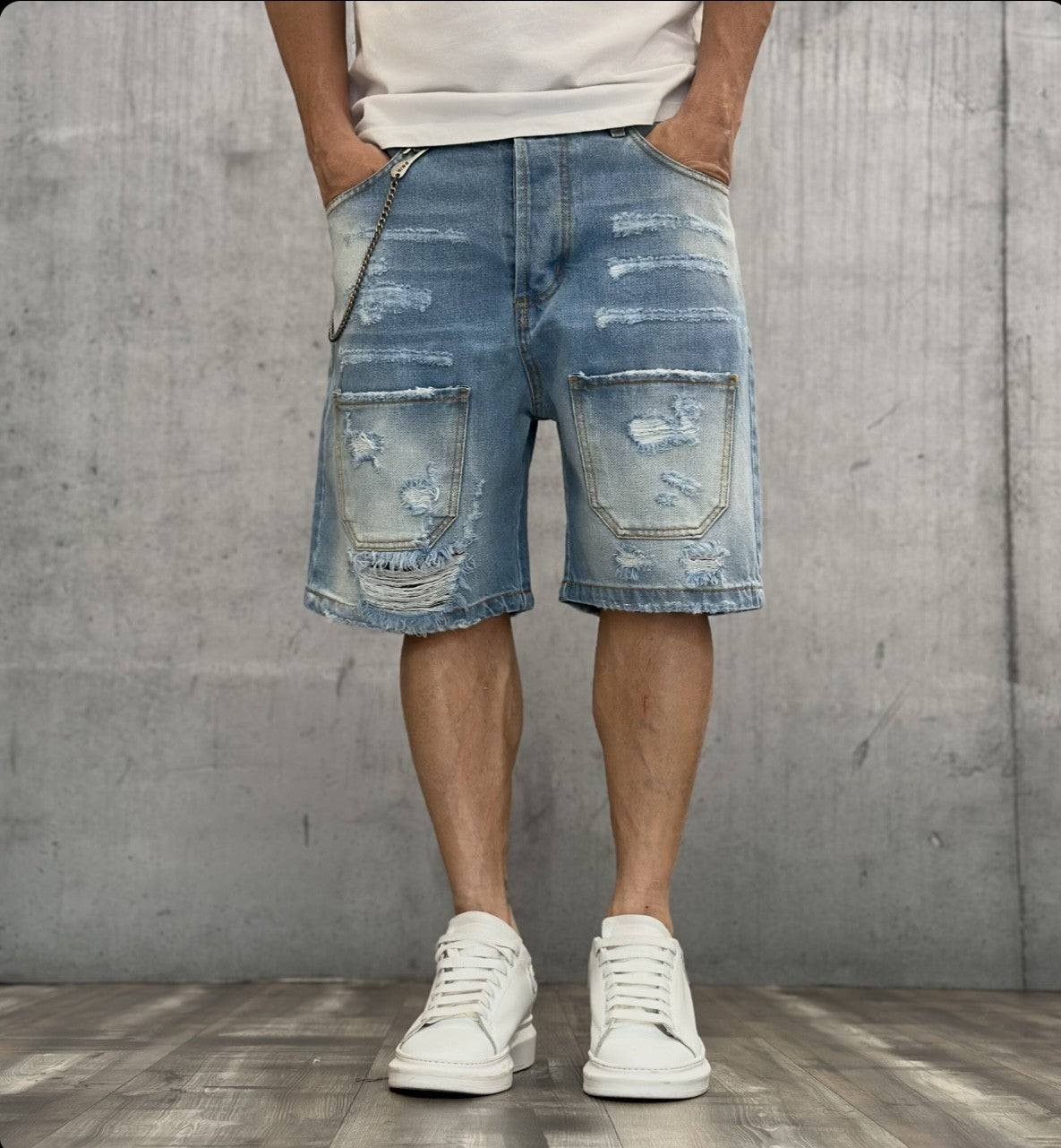 BERMUDA DI JEANS TASCONE CON ROTTURE - NEW JOB BRAND - ART. 02BLIZ - COL. DENIM CHIARO